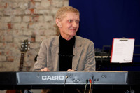 /album/2025-02-09-mirovye-khity-khkh-veka-ya-lyublyu-tebya-zhizn/imgl0166-jpg1/