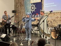 /album/2025-12-07-kak-mne-nravitsya-nasha-planeta/22druzia-jpg1/